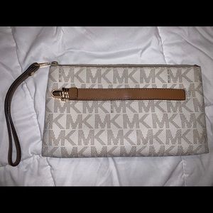 Michael Kors Signature Wristlet